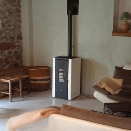 Au Mohair Des Alpy 3* Fougax-et-Barrineuf